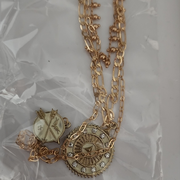 Boho Women's Gold Medalion Necklace - Picture 4 of 4